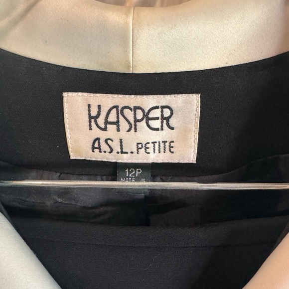 Beautiful black & white Kasper suit - Picture 2 of 6